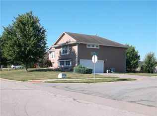 3704 Richmond Dr, Leavenworth, KS 66048