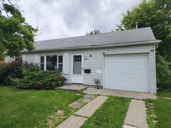 26065 Waldorf St, Roseville, MI 48066