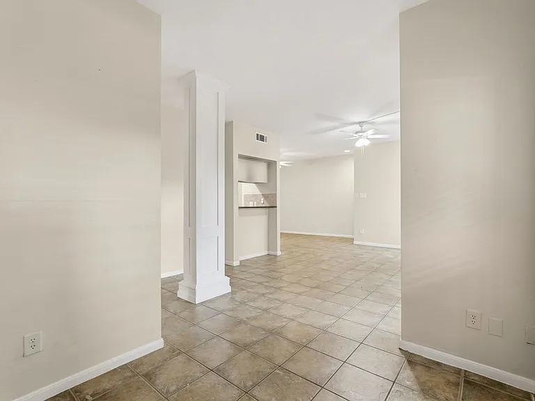 2025 Augusta Dr #605 — Photo 10