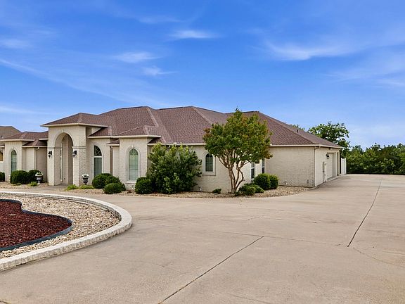 5th image of 1614 Crow Creek Dr