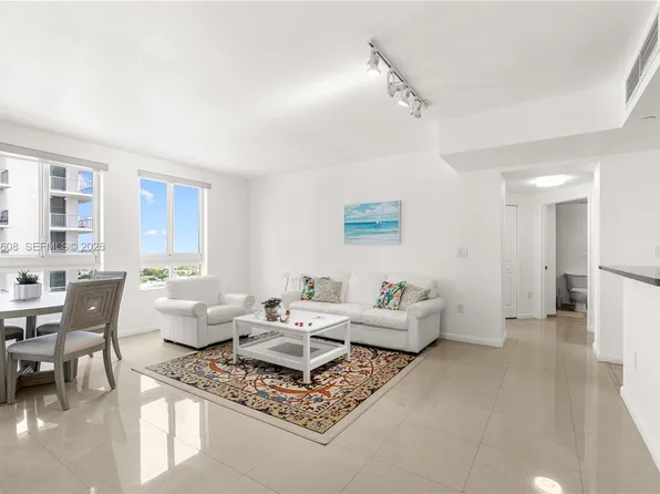 7350 SW 89th St APT 1610S, Miami, FL 33156