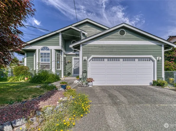 2303 Grandview Drive W, University Place, WA 98466