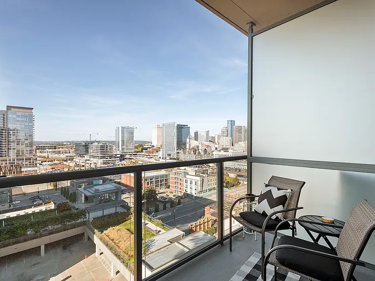 1212 Laurel St #1206 — Photo 4