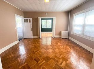 22-44 37th St #1L, Astoria, NY 11105