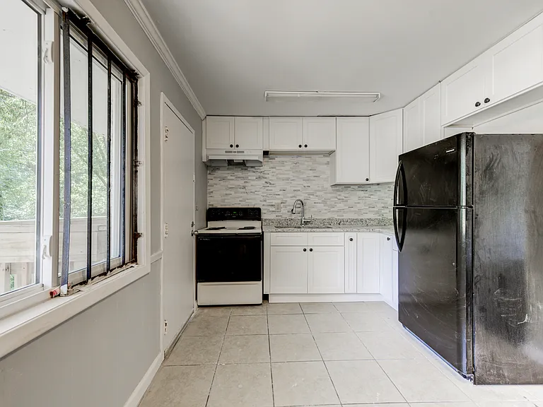 3547 Glenwood Rd #C — Photo 7