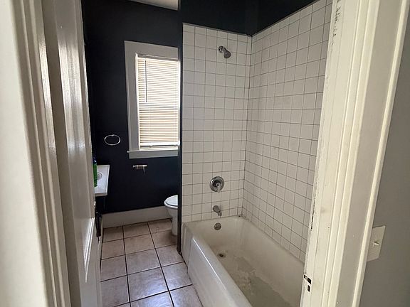 5th image of 204-206 Ellicott St