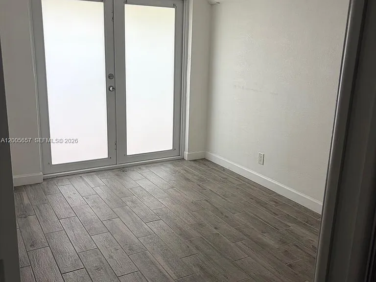 1020 SE 15th St #1 — Photo 6