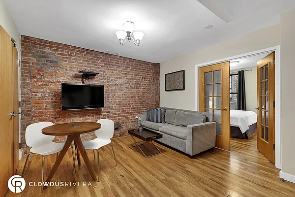 Rented by Cooper & Cooper Real Estate | media 8