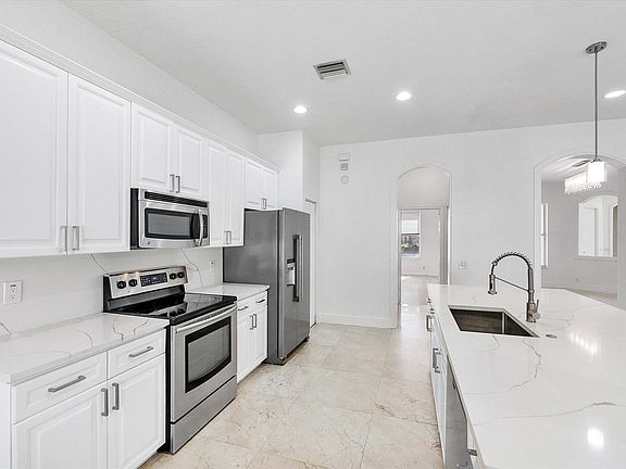 5th image of 2013 Harbor View Cir
