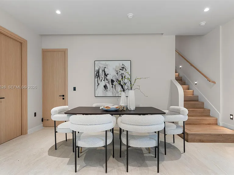 2330 SW 36th Ave — Photo 15