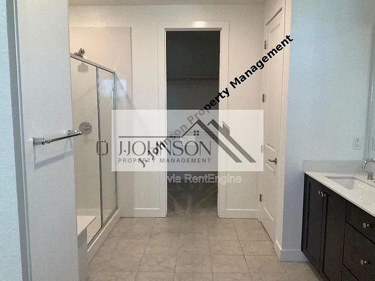 405 Avendale Dr — Photo 17