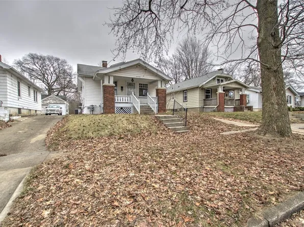 2050 N College St, Decatur, IL 62526