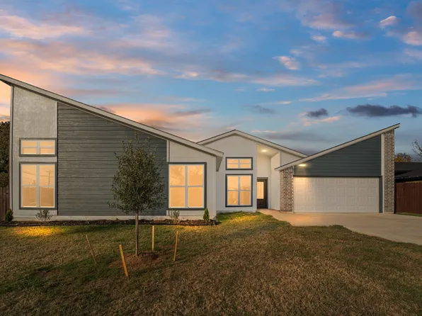 11915 Carson Dr, Balch Springs, TX 75180