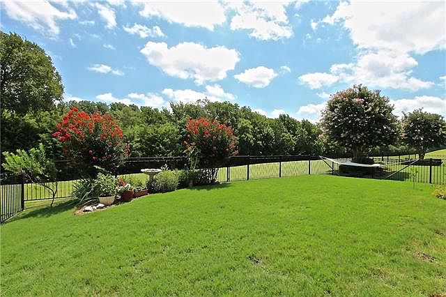 1st image of 913 Grand Cypress Ln
