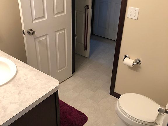 Main Level 1/2 bath