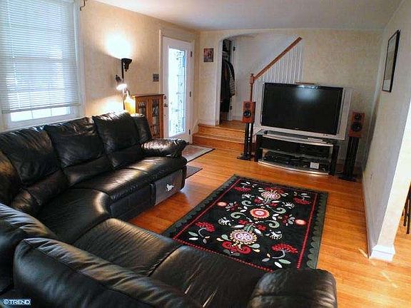 2nd image of 111 W Grays Ave
