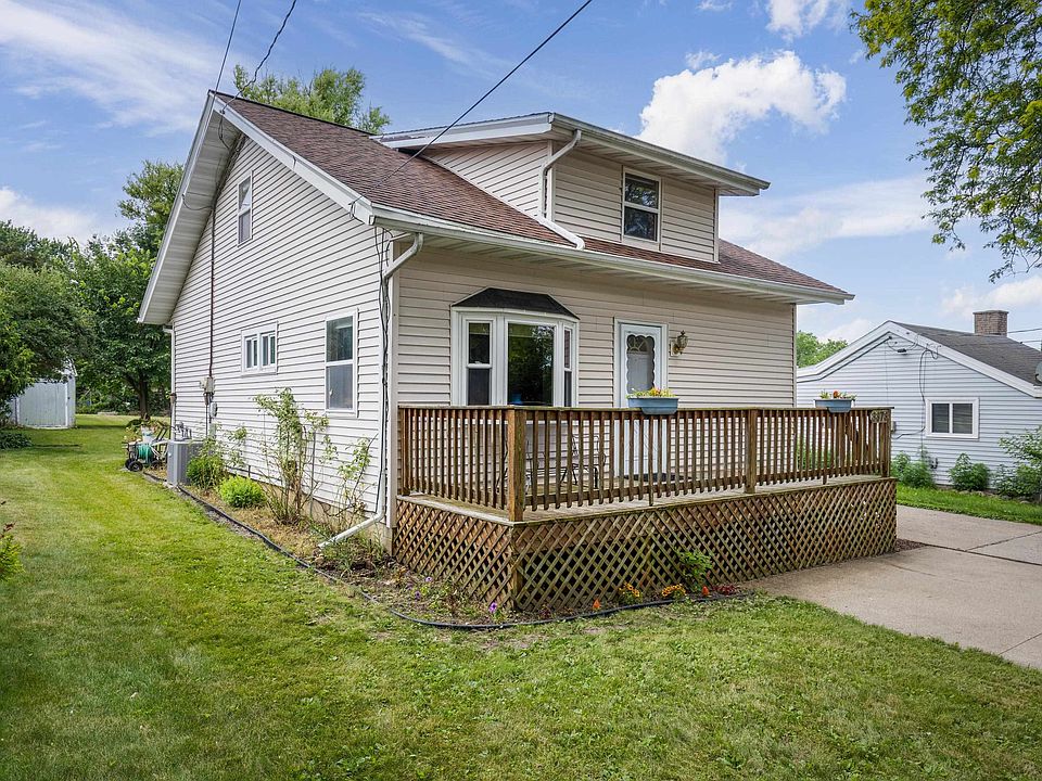 1st image of 3373 Lake Dr