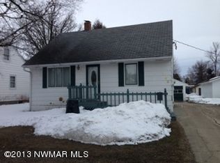 703 3rd St NE, Roseau, MN 56751