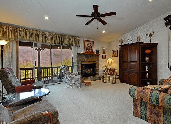 4th image of 144 Skyway Dr