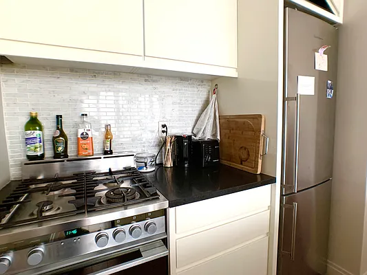 Rented by R New York | media 7