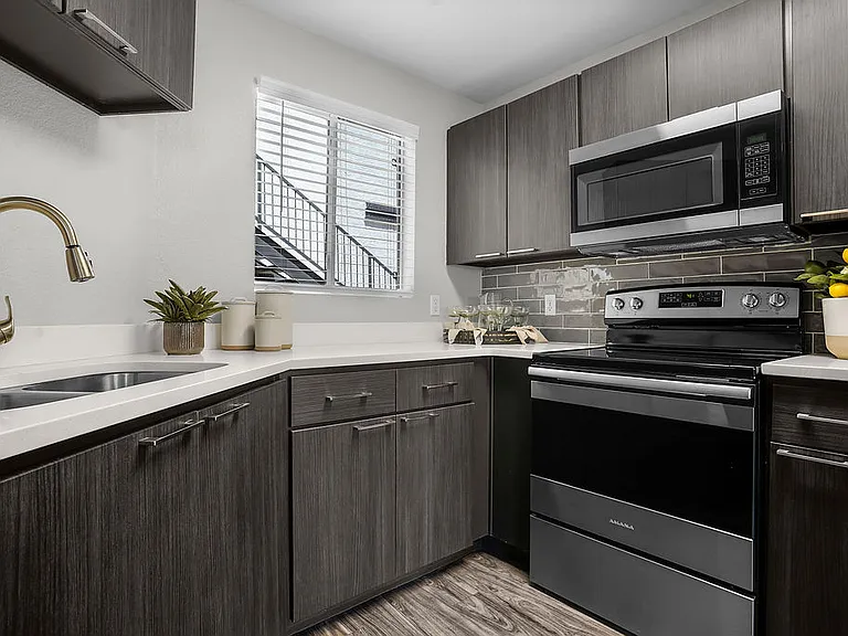 Broadstone Heights — Photo 4