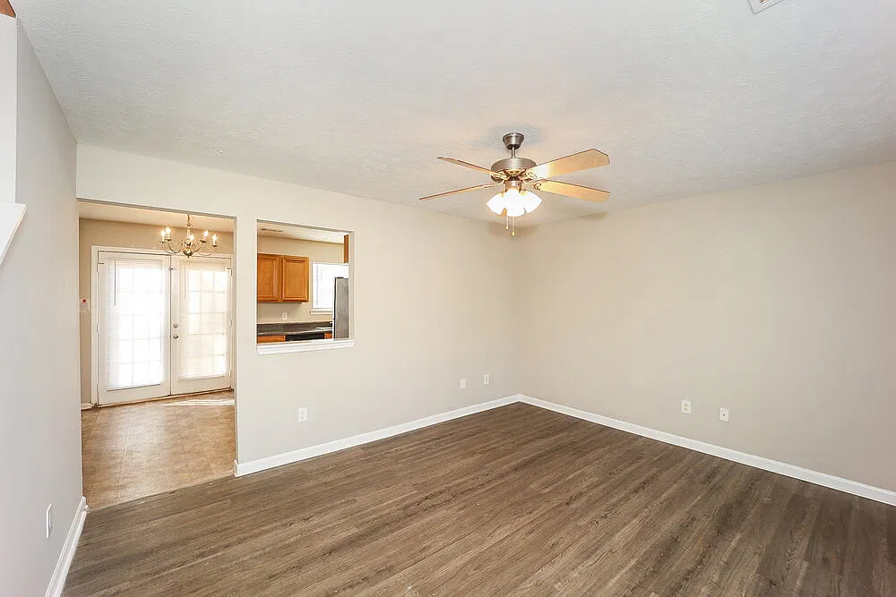 3 bed, 2.0 bath, 1214 sqft, $2,480 — Photo 4