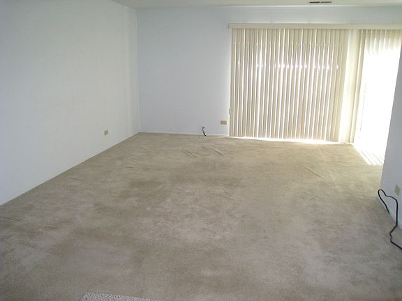 2nd image of 374 Ferndale Ct APT B2