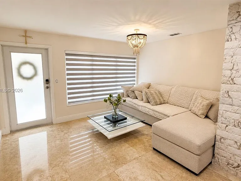 9101 SW 16th St — Photo 5