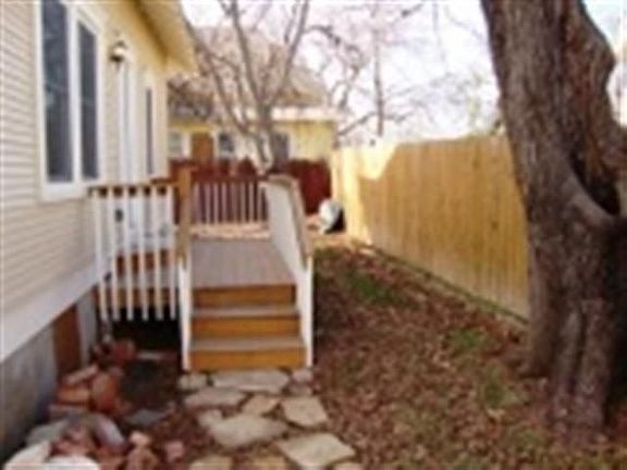 3rd image of 905 Irma St