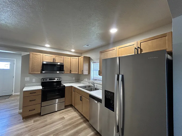 902 S 9th St — Photo 26