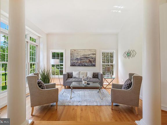 5th image of 14216 Cervantes Ave
