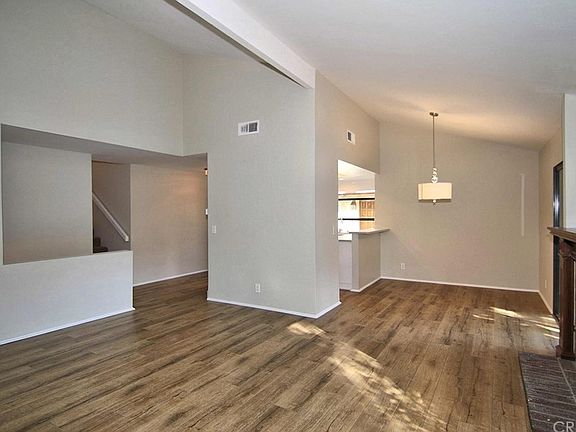 5th image of 5720 Owensmouth Ave Unit 182