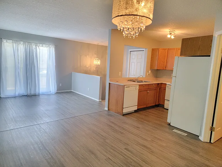 10222A 106th Ave #10222B — Photo 3