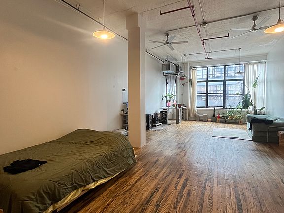 4th image of 255 McKibbin St #306