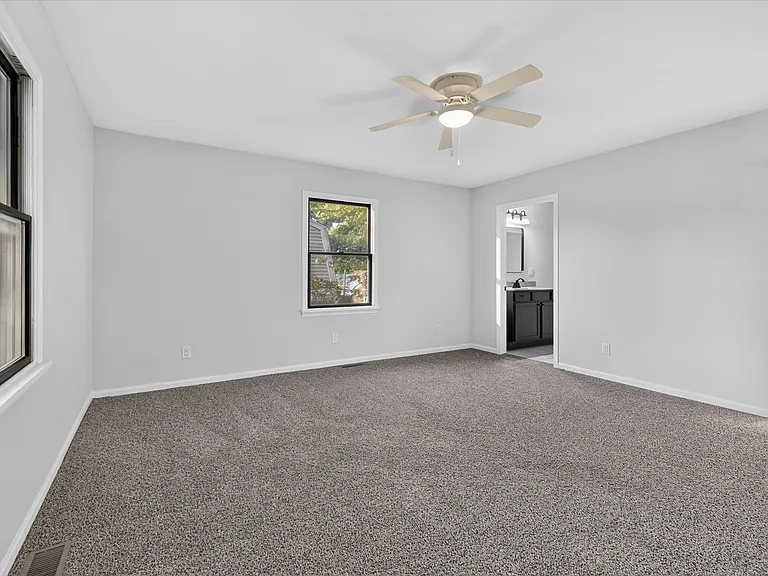 611 Greenfield Dr — Photo 29