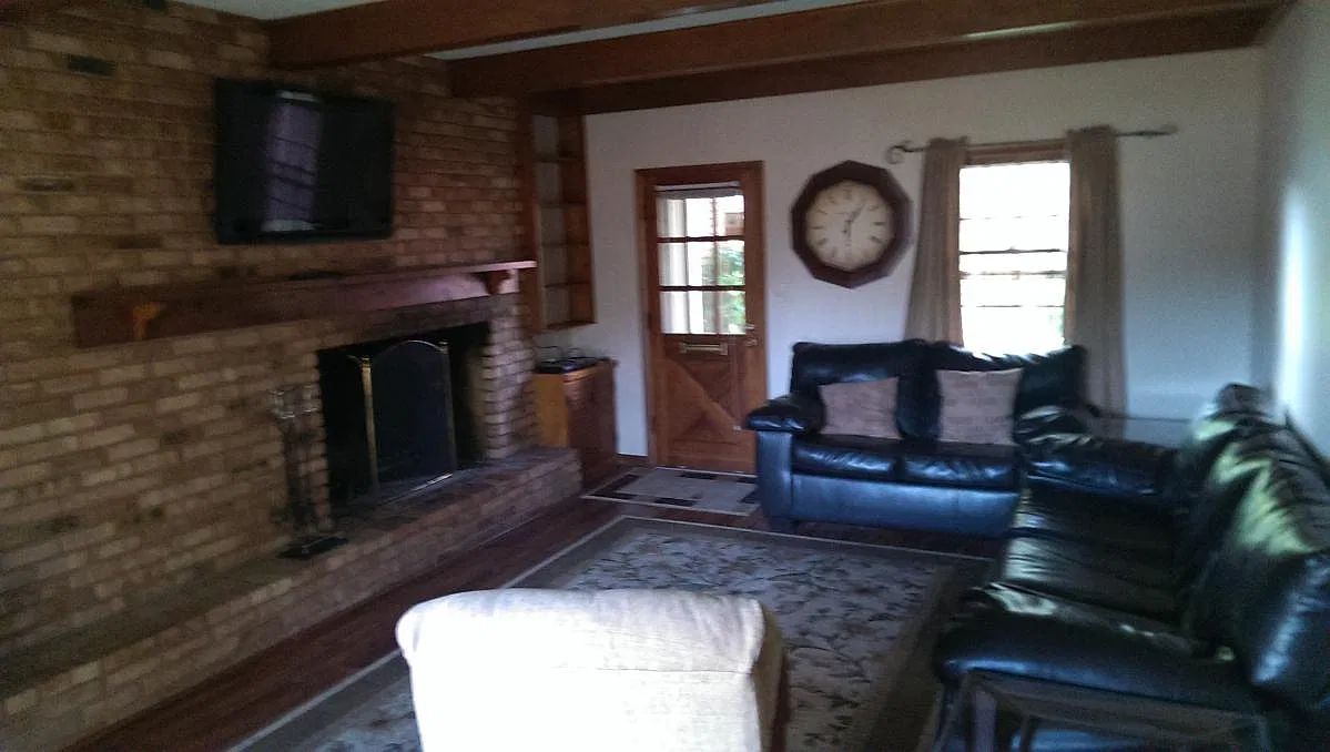 4 bed, 2700 sqft, $2,500 — Photo 2