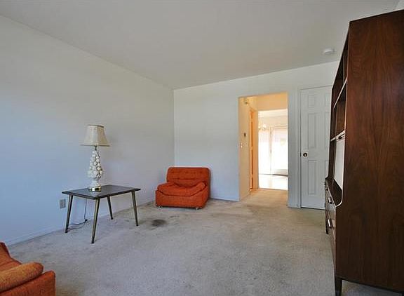 4th image of 1602 Yale Ave