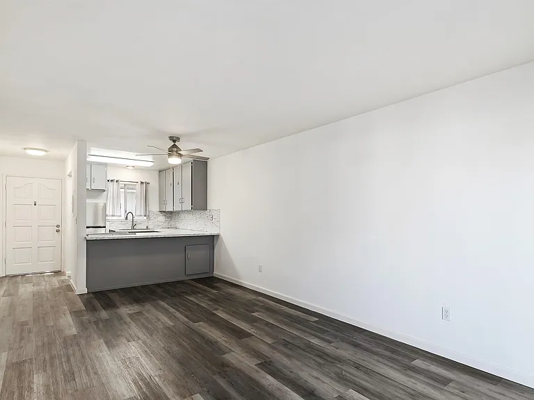 3849 Vineyard Ave #B — Photo 7