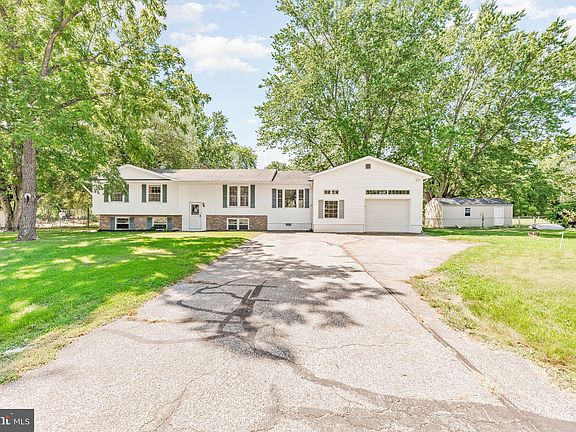 3rd image of 45339 Elmbrook Dr
