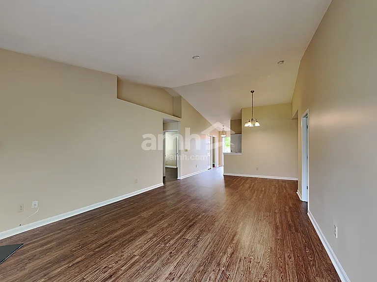 606 Cross Wind Dr — Photo 5