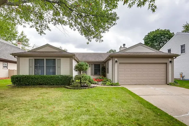 5 Bedford Dr photo 1