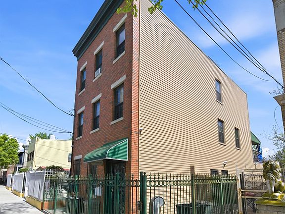 2nd image of 425 Barbey Street