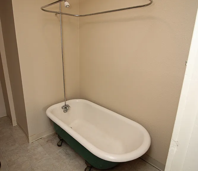 The Summit Arms Apartments — Photo 18