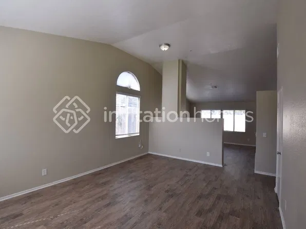 3386 N Silver Berry Dr, Rialto, CA 92377