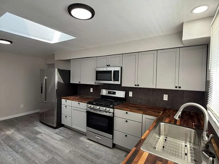424 Collins Dr — Photo 6