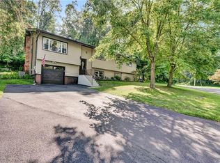 101 Sunfish Ln, Monroe, NY 10950