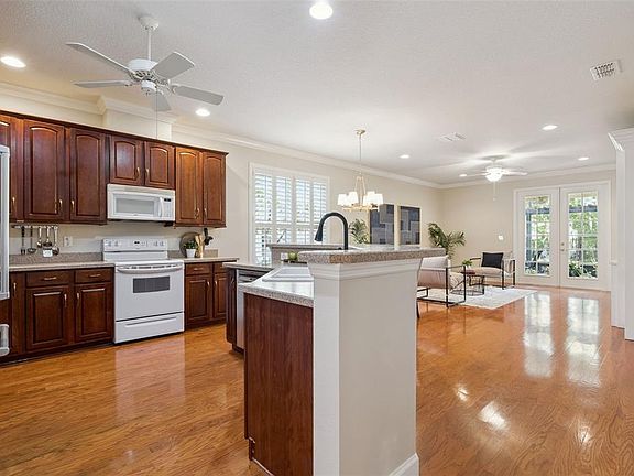 4th image of 514 Heron Point Way