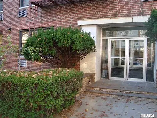 Sold by Benjamin Realty Since 1980 | media 3