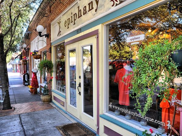 Additional property image - 206 S Edgefield Ave, Dallas, TX 75208