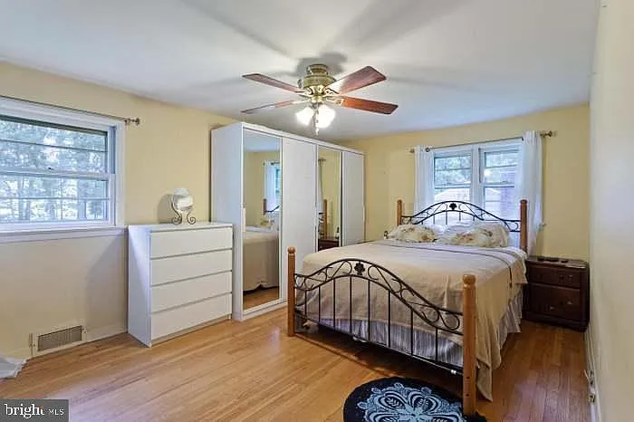 318 Oak Ln — Photo 10